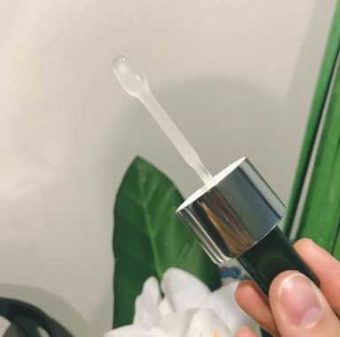 今年流行的“新式”祛痘精华，25岁女生一定要知道，效果真不一般