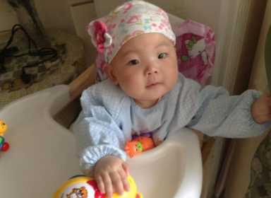 一岁是孩子喂养的分水岭，5种喂养方式要改变，妈妈别偷懒