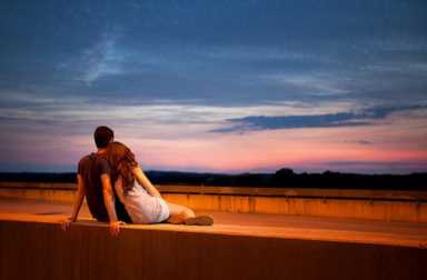 一个男人，当着你的面做这三件事情，可能是“瞧不上”你