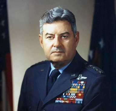 冷战：战略空军司令部之父柯蒂斯·李梅将军