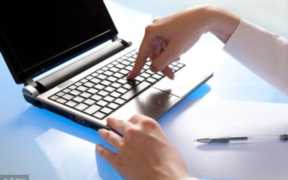 笔记本小键盘切换，笔记本键盘字母变成数字要怎么切换