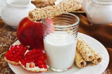 很多人都这样喝牛奶，其实是不对的，专家告诉你最科学的喝奶方法