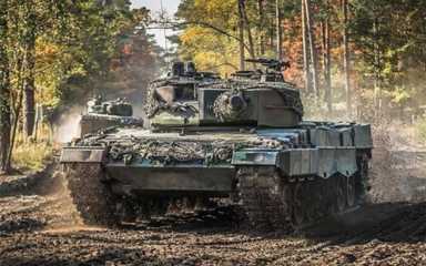 杯水车薪，西方计划援乌近200辆坦克，俄军T-90正在磨刀霍霍