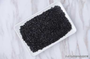 送你一味黑芝麻，聪耳明目、乌发生发、润肠通便，滋补一身精血