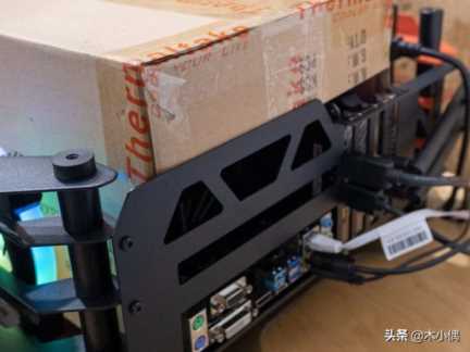 机箱风扇安装，台式电脑机箱风扇怎么安装