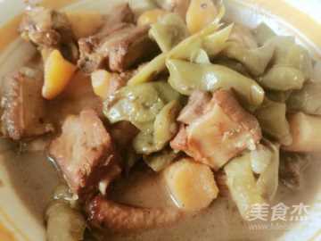 炖排骨时，有人先焯水，有人直接炖，大厨：都不对，教你正确做法