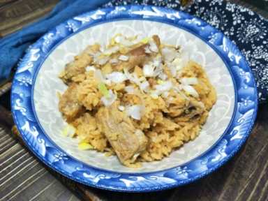 好吃的排骨米饭，用电饭煲就能做，肉质软嫩米饭香，看着都流口水