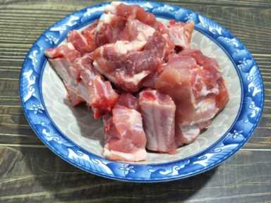 好吃的排骨米饭，用电饭煲就能做，肉质软嫩米饭香，看着都流口水