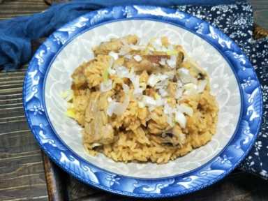 好吃的排骨米饭，用电饭煲就能做，肉质软嫩米饭香，看着都流口水