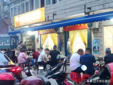 襄阳的“摆摊经济”来了，给你个摊位你会卖什么？摆摊能挣到钱吗