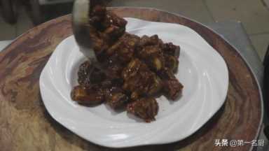 传说中的焖锅排骨原来是这样做的，大厨详细讲解，学会在家就能做