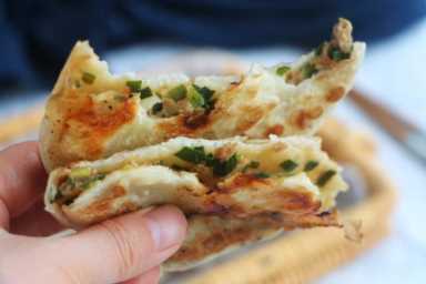 特色小肉饼，食材丰富口感解馋，越吃越香，多吃不腻，赶紧试一试