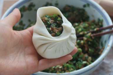 特色小肉饼，食材丰富口感解馋，越吃越香，多吃不腻，赶紧试一试