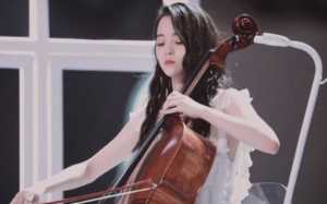 欧阳娜娜王源都在巅峰期入读伯克利，大火明星去读书，未必是好事