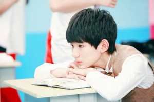 欧阳娜娜王源都在巅峰期入读伯克利，大火明星去读书，未必是好事