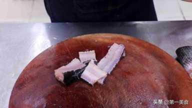 水煮鱼片的做法,如何做水煮鱼片插图5 厨师长教你鱼肉的好吃做法,鱼片洁白滑嫩,吃一次,美味忘不了