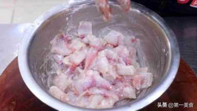 水煮鱼片的做法,如何做水煮鱼片插图11 厨师长教你鱼肉的好吃做法,鱼片洁白滑嫩,吃一次,美味忘不了
