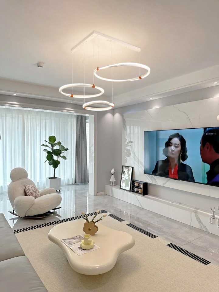 灯具加盟哪个品牌好,美的和欧普哪个质量好插图1 灯具加盟哪个品牌好,美的和欧普哪个质量好