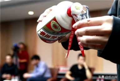 网上商城,为什么网上白酒比线下店贵插图1 同样都是酒,为什么网购和线下的价格差异很大?超市老板说了实话