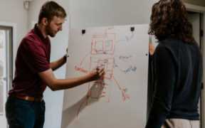 学生挣钱最快的游戏,最快赚钱的游戏给学生