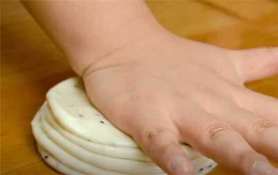 春饼怎么做又软又好吃,如何做出软糯可口的春饼