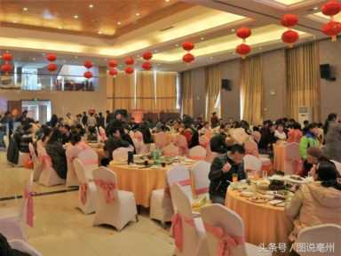 农村订货会，客户们疯抢饮料，代理商的做法让人感动！