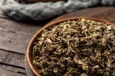 农村闲散土地种什么挣钱快，几千元成本，年收入达六七万元