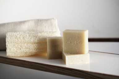 crudo 护肤品品牌logo设计 via:serena