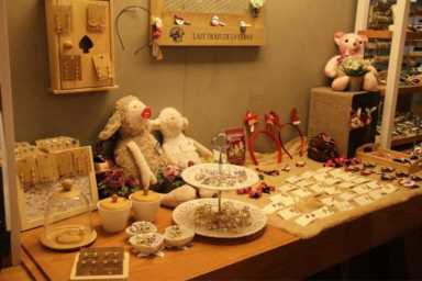 3个利润翻3倍的小饰品连锁加盟攻略，你知道几个？