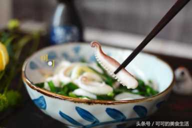 鱿鱼怎么炒好吃又嫩,如何做出美味可口的家常炒鱿鱼插图3 好吃又清新的夏日小炒,爽脆可口的鱿鱼这么炒最鲜嫩