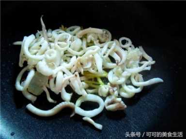 鱿鱼怎么炒好吃又嫩,如何做出美味可口的家常炒鱿鱼插图21 好吃又清新的夏日小炒,爽脆可口的鱿鱼这么炒最鲜嫩