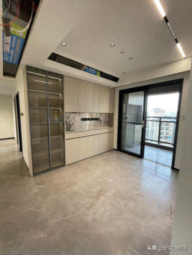 现代简约装修效果图,房子装修哪个颜色最高档插图3 建筑面积125平新房,装修现代简约风格,还没家具先分享一下!