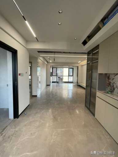 现代简约装修效果图,房子装修哪个颜色最高档插图7 建筑面积125平新房,装修现代简约风格,还没家具先分享一下!