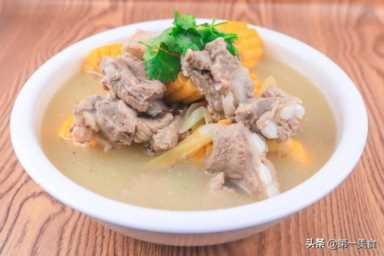 玉米炖排骨最家常的做法，虽然简单易做，很多人第一步就做错了