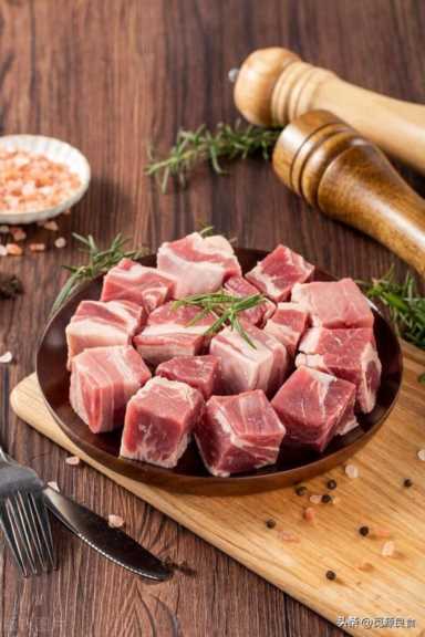 牛肉怎么做好吃,如何做出美味可口的牛肉菜肴插图7 炖牛肉,记住6点小窍门,软烂不塞牙,香嫩没腥味,老人也能嚼动