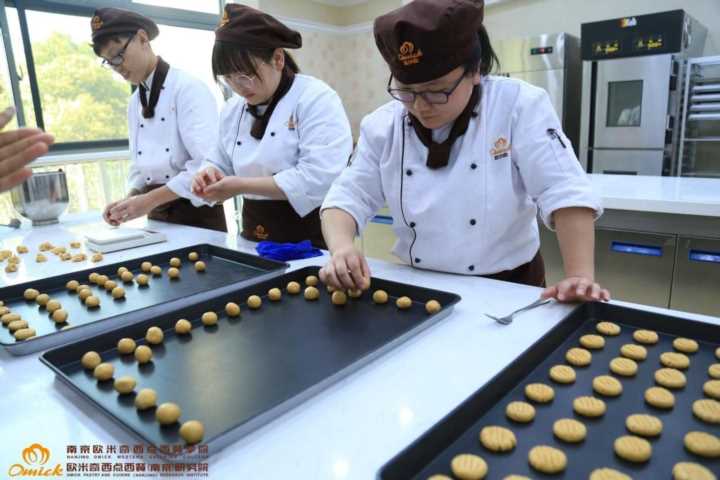 王森与欧米奇烘焙哪个教得好,欧米奇烘焙学费多少插图3 王森与欧米奇烘焙哪个教得好,欧米奇烘焙学费多少
