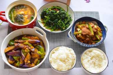 双职工家庭的一日三餐，营养美味不重样，简单生活也是一种幸福