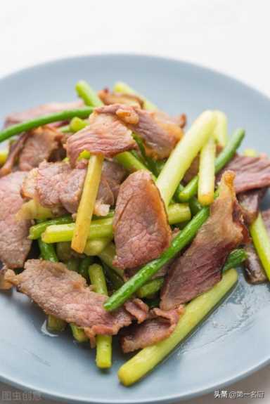 煮肉炖排骨，放料越多越难吃，大厨教你小技巧，软烂入味吃着香