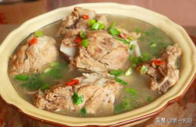 煮肉炖排骨，放料越多越难吃，大厨教你小技巧，软烂入味吃着香