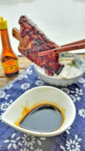 “零厨艺”排骨做法，加水清炖就出锅，原味简单，汤鲜肉嫩