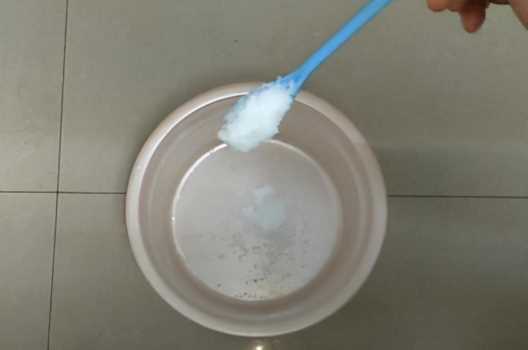 白色发污怎么清洗,衣服干洗以后为什么发污