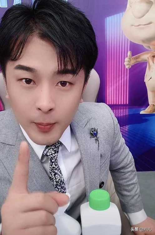 辛巴带货一晚上最多能挣多少，辛巴复出直播销售额