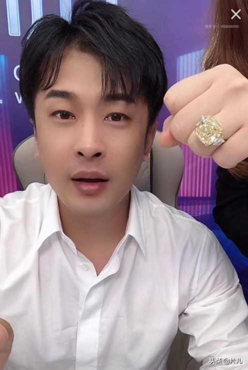 辛巴带货一晚上最多能挣多少，辛巴复出直播销售额