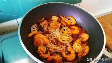 家庭麻辣香锅简单做法,麻辣香锅怎么做入味插图5 教你在家也能做出好吃的麻辣香锅,不仅好吃还美味,做法超简单