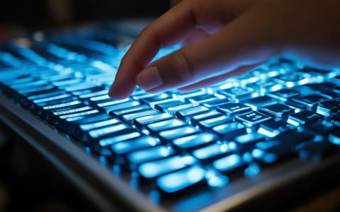 onblur，onblur和onfocus